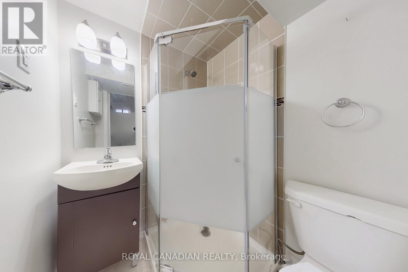 17 Haley Court, Brampton, Ontario  L6S 1N6 - Photo 38 - W12476217