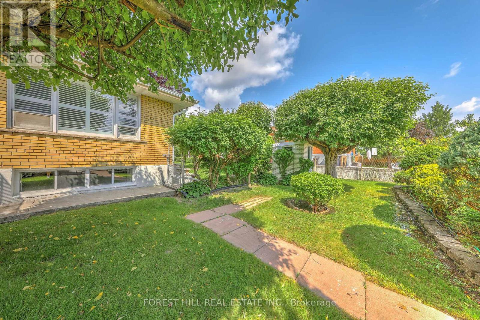 89 Portage Avenue, Toronto, Ontario  M9N 3H2 - Photo 45 - W12414247