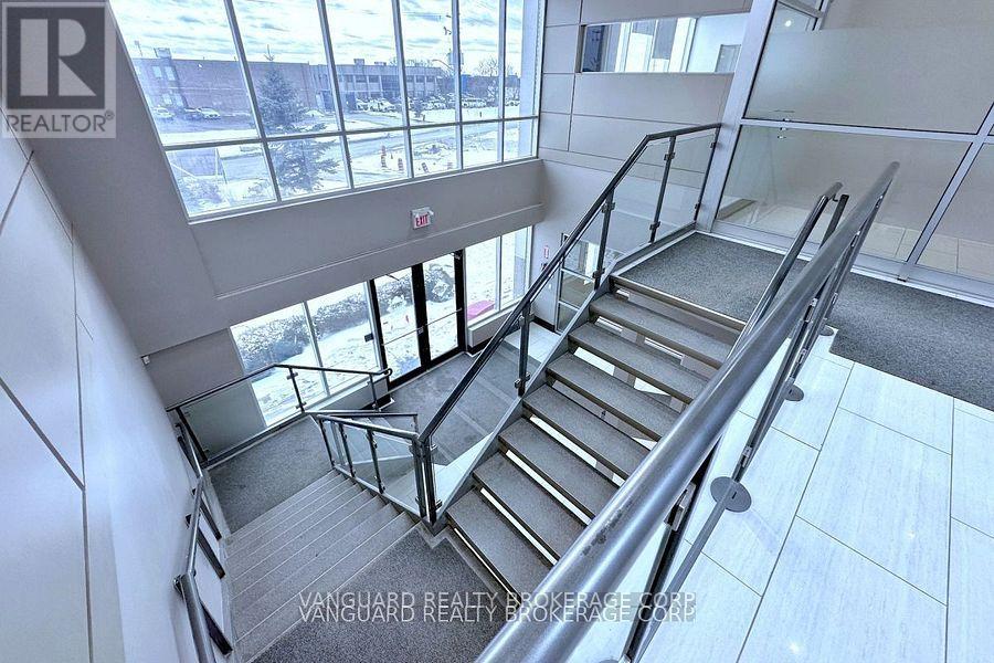8 Cadetta Road, Brampton, Ontario  L6P 0X4 - Photo 14 - W12476907