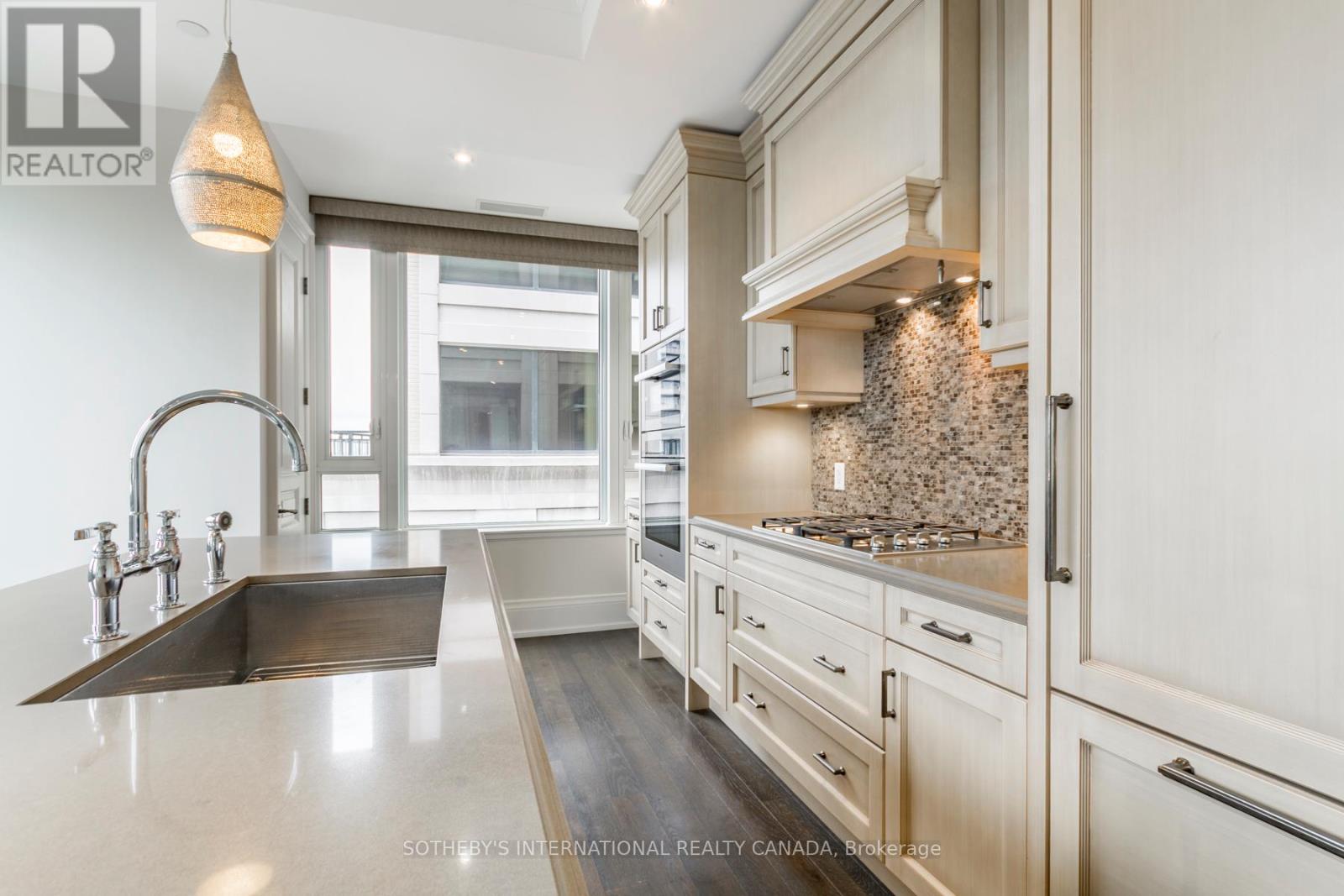 601 - 133 Hazelton Avenue, Toronto, Ontario  M5R 0A6 - Photo 13 - C12470910