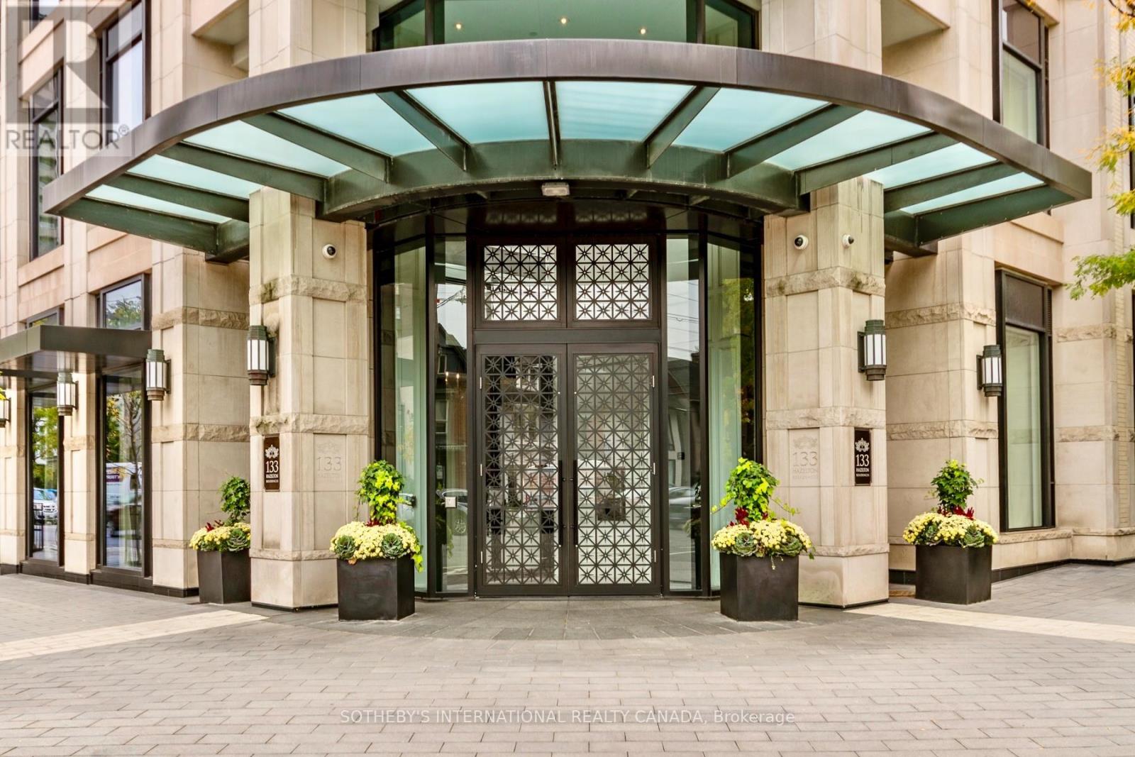601 - 133 HAZELTON AVENUE, Toronto, Ontario