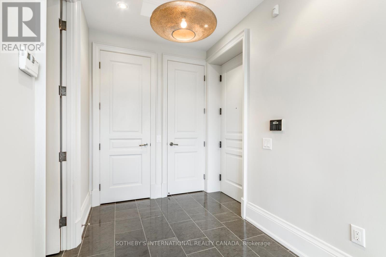 601 - 133 Hazelton Avenue, Toronto, Ontario  M5R 0A6 - Photo 4 - C12470910