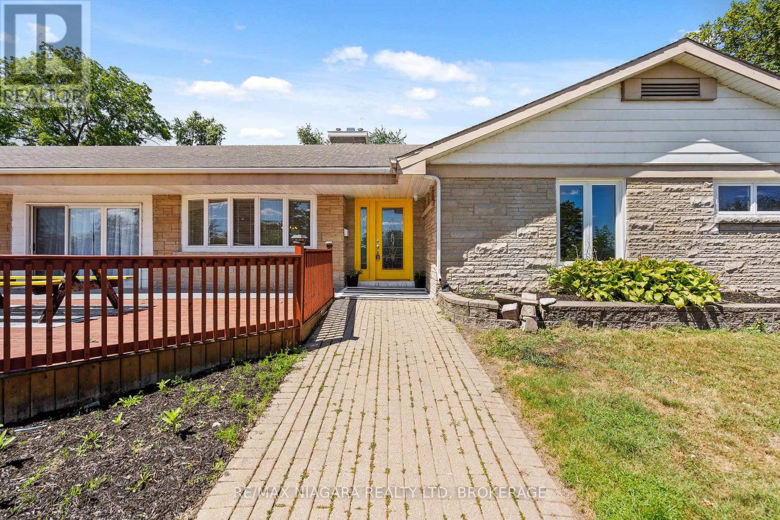 290 LAKESHORE ROAD, Fort Erie, Ontario