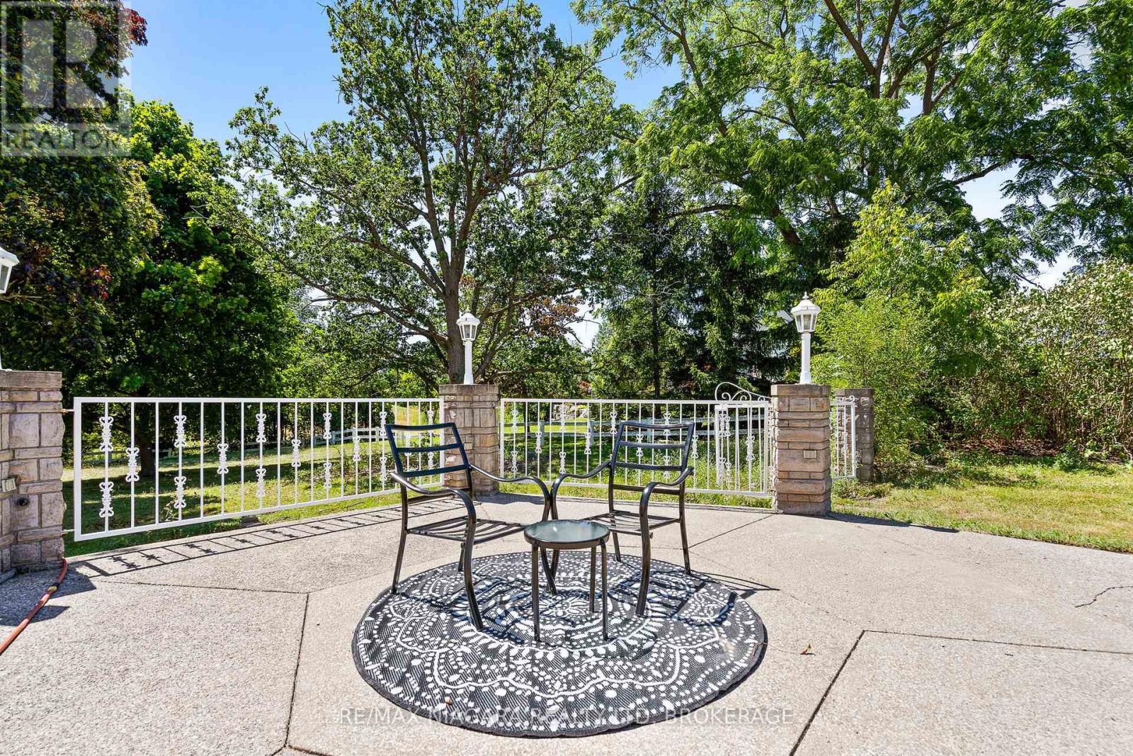 290 Lakeshore Road, Fort Erie, Ontario  L2A 1B4 - Photo 38 - X12477862