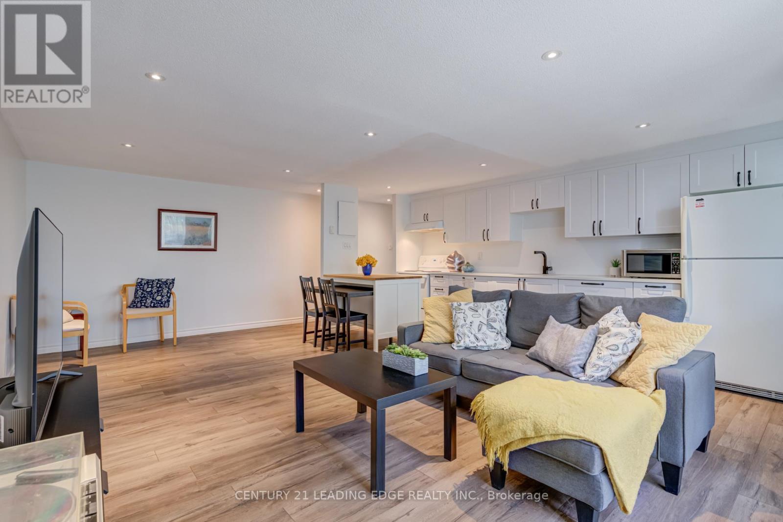 314 - 30 Avalon Place, Kitchener, Ontario  N2M 4N6 - Photo 12 - X12442563