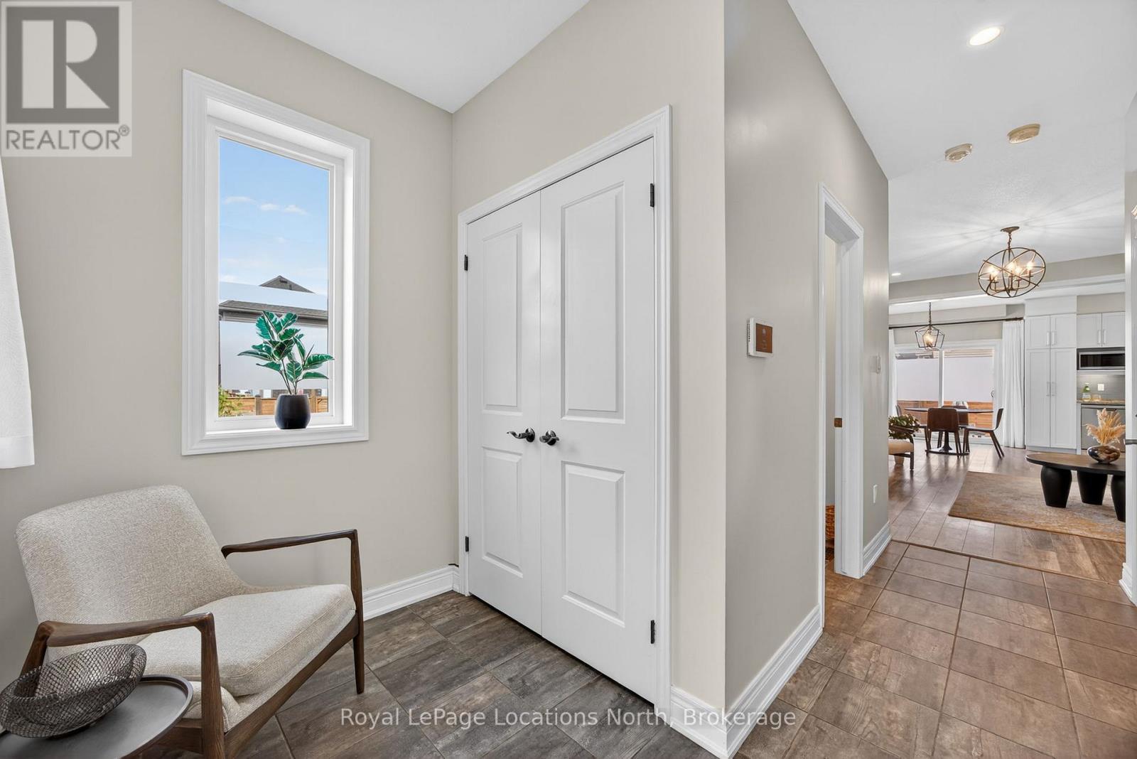 191 Collins Street, Collingwood, Ontario  L9Y 1M5 - Photo 3 - S12432526