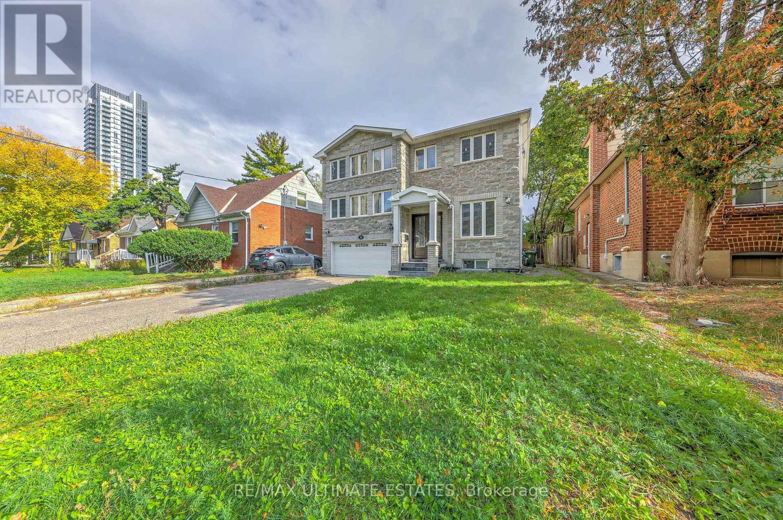 19 Bonnington Place, Toronto, Ontario  M2N 4V2 - Photo 3 - C12472987