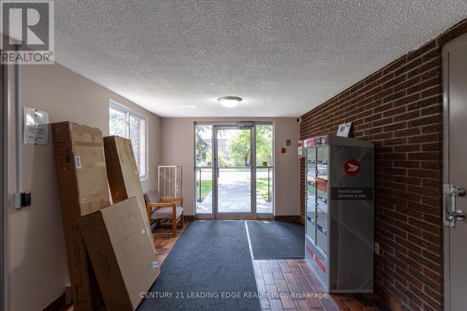 314 - 30 Avalon Place, Kitchener, Ontario  N2M 4N6 - Photo 4 - X12442563