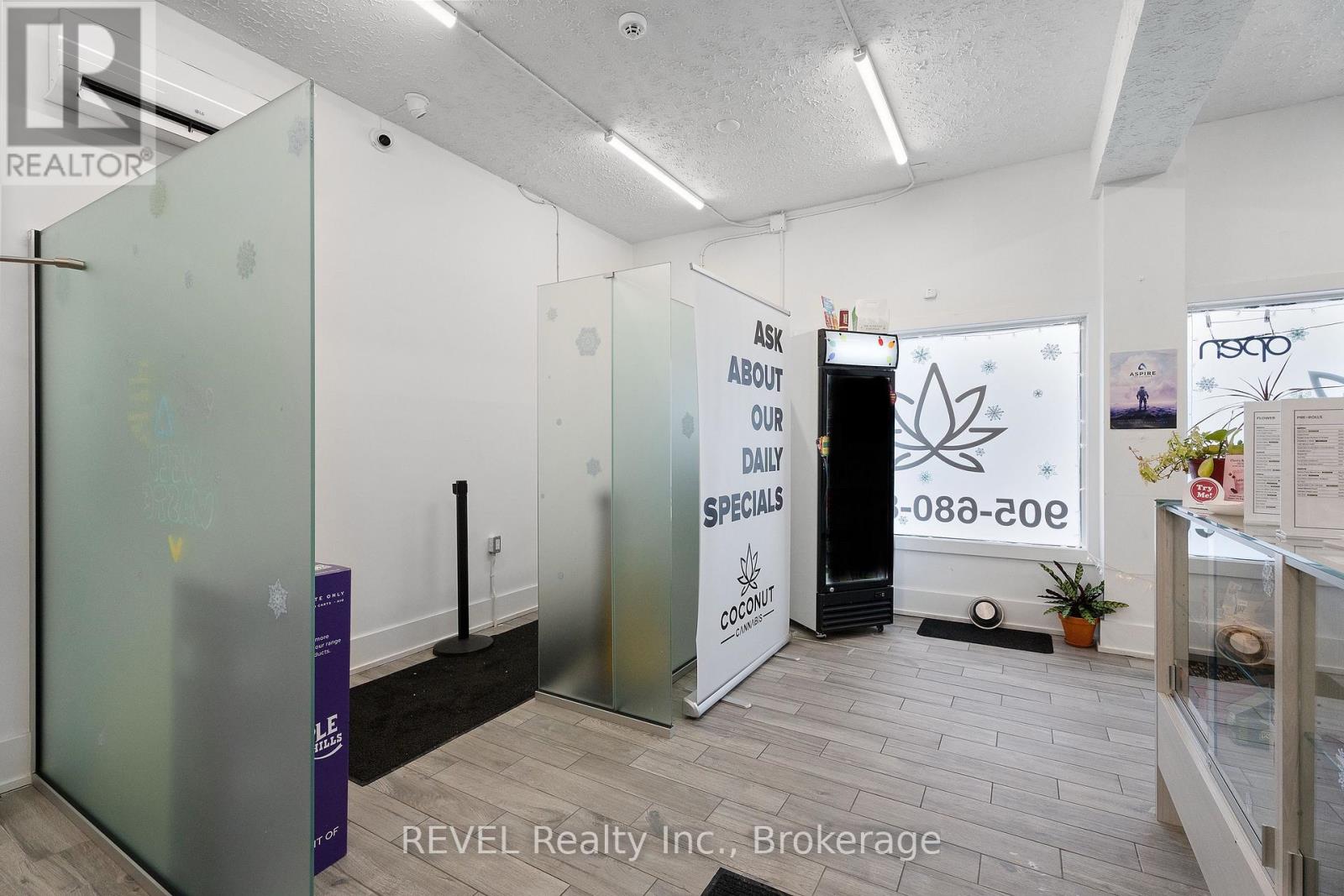 50 Front Street N, Thorold (Thorold Downtown), Ontario  L2V 1X5 - Photo 6 - X12477857