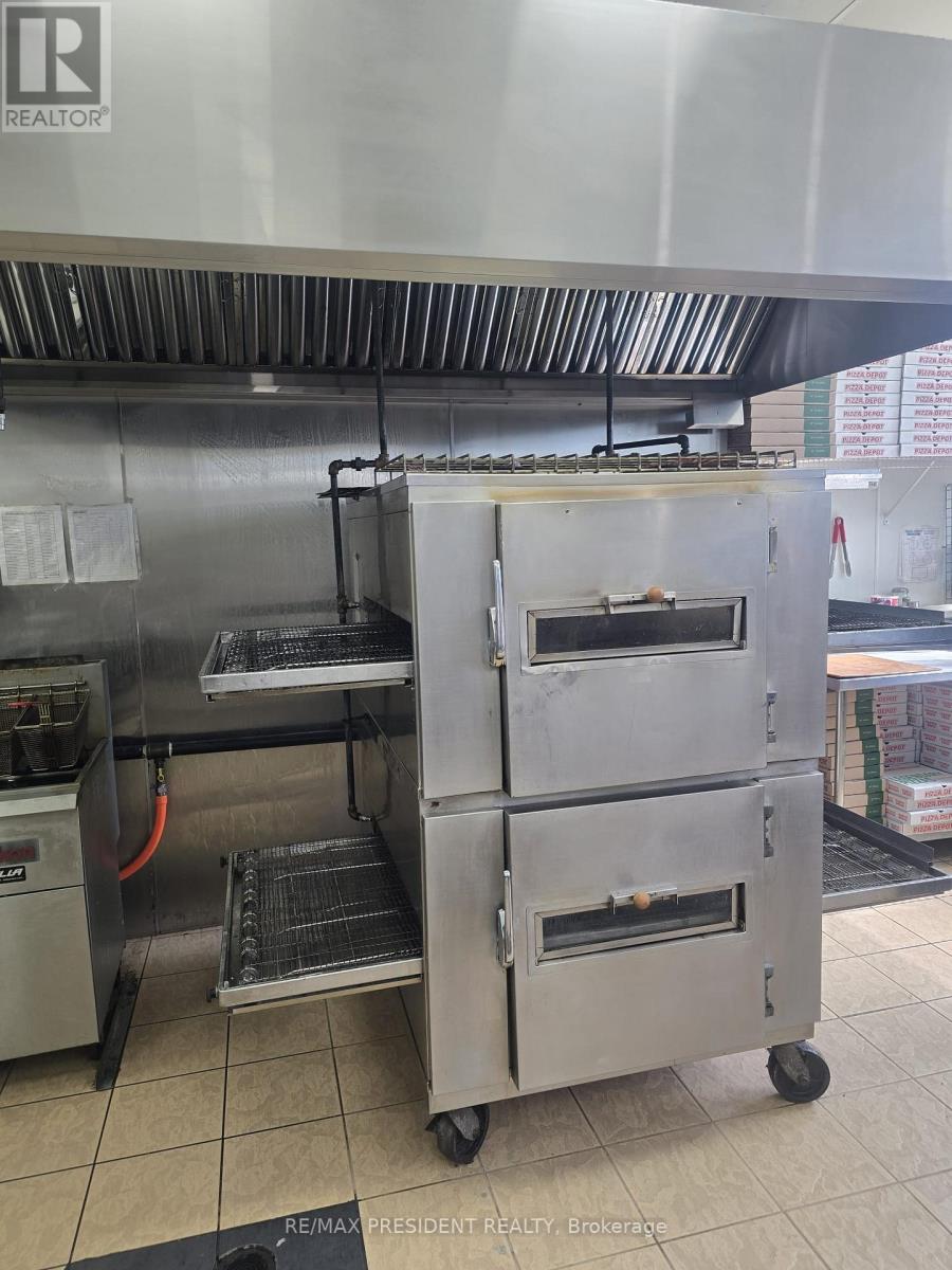 8b - 3510 Schmon Parkway, Thorold, Ontario  L2V 4Y6 - Photo 4 - X12400269