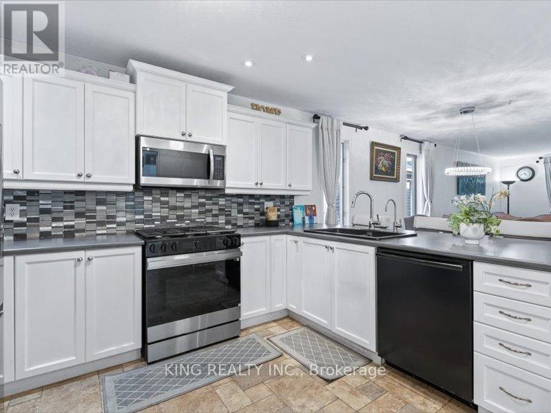 565 Grey Street, Brantford, Ontario  N3S 0C3 - Photo 13 - X12472641