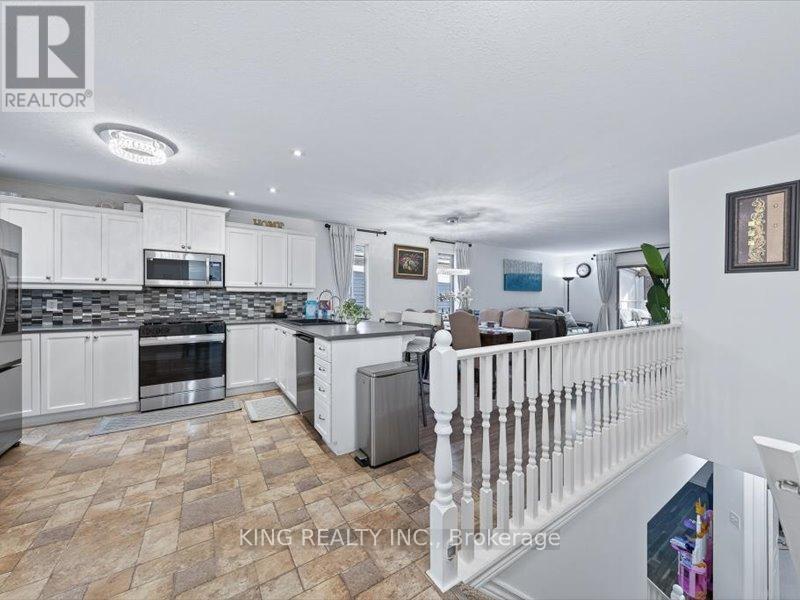 565 Grey Street, Brantford, Ontario  N3S 0C3 - Photo 17 - X12472641