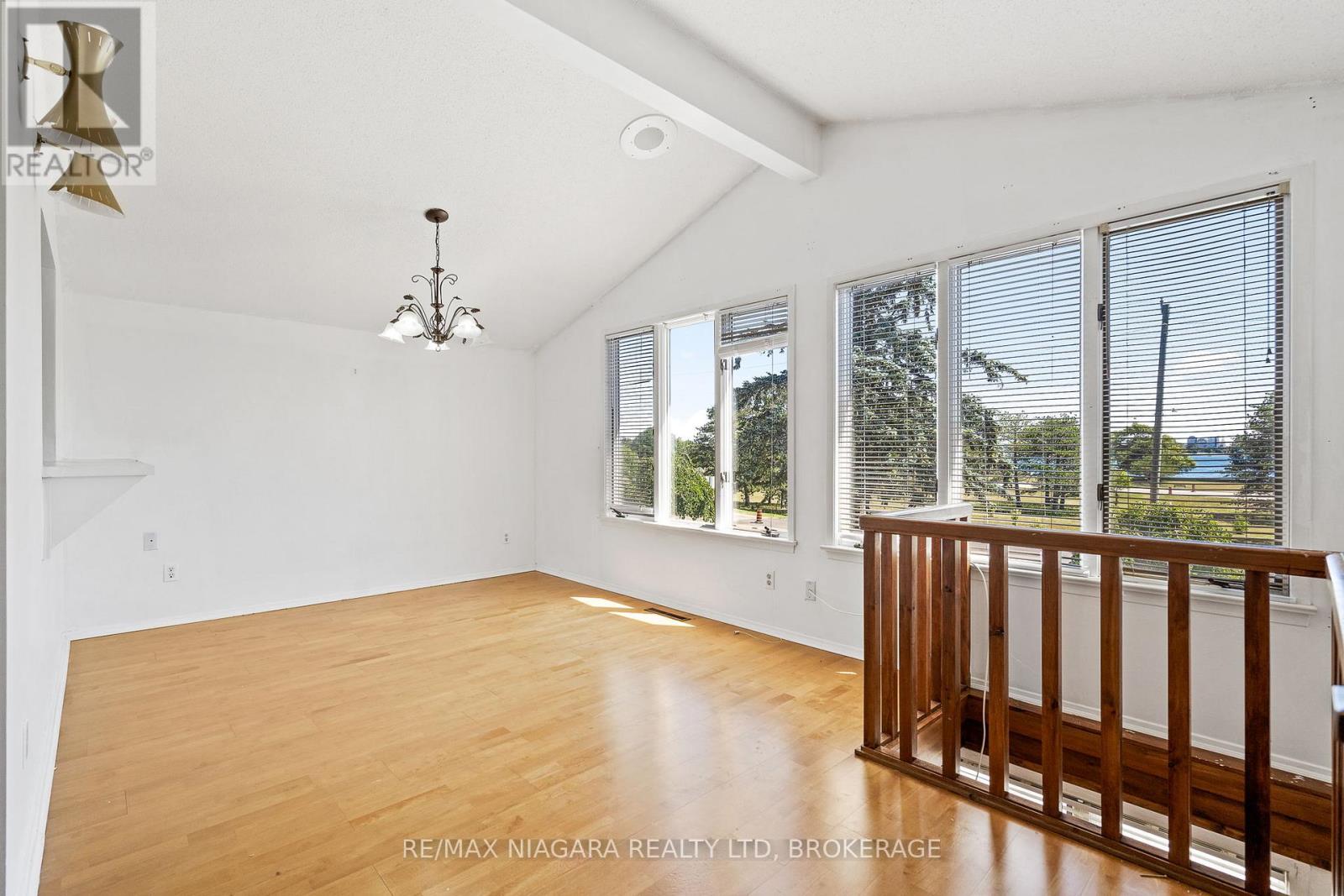 290 Lakeshore Road, Fort Erie, Ontario  L2A 1B4 - Photo 30 - X12477862