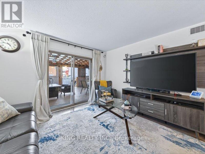 565 Grey Street, Brantford, Ontario  N3S 0C3 - Photo 10 - X12472641