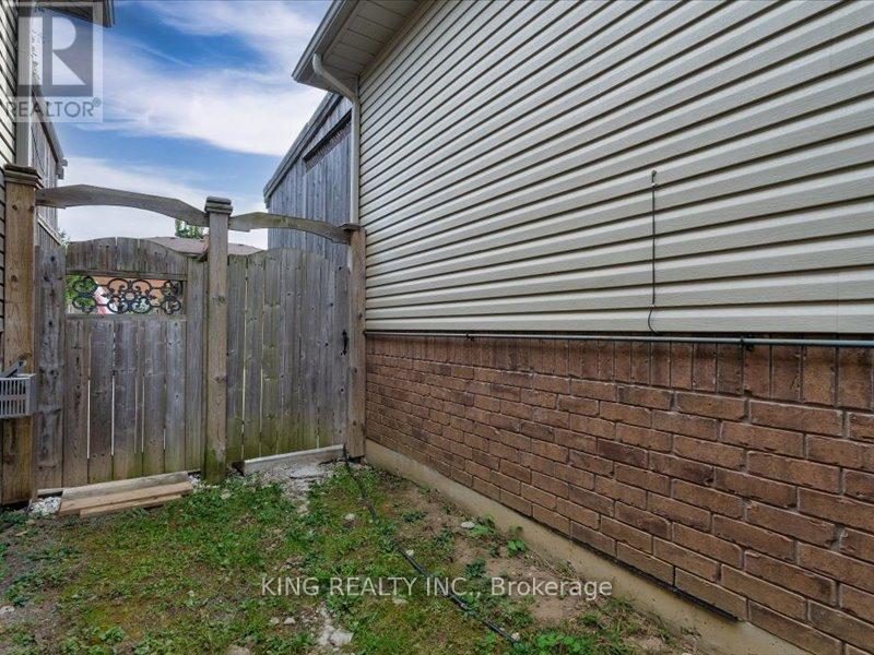 565 Grey Street, Brantford, Ontario  N3S 0C3 - Photo 44 - X12472641