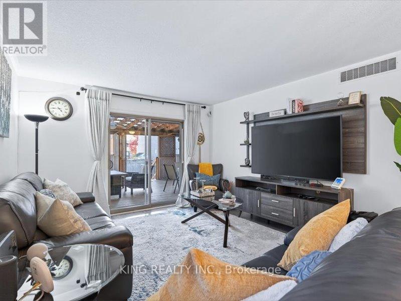 565 Grey Street, Brantford, Ontario  N3S 0C3 - Photo 9 - X12472641