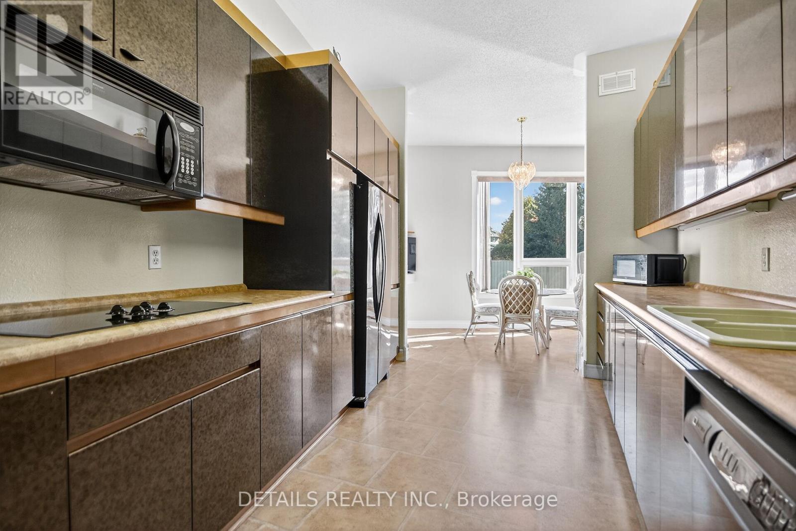 7 Eagle Chase Court, Ottawa, Ontario  K2J 3N5 - Photo 18 - X12478005