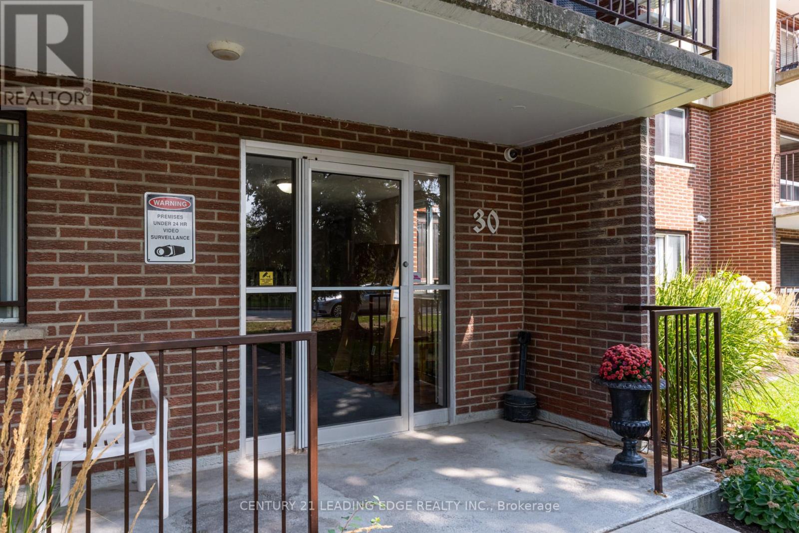 314 - 30 Avalon Place, Kitchener, Ontario  N2M 4N6 - Photo 3 - X12442563