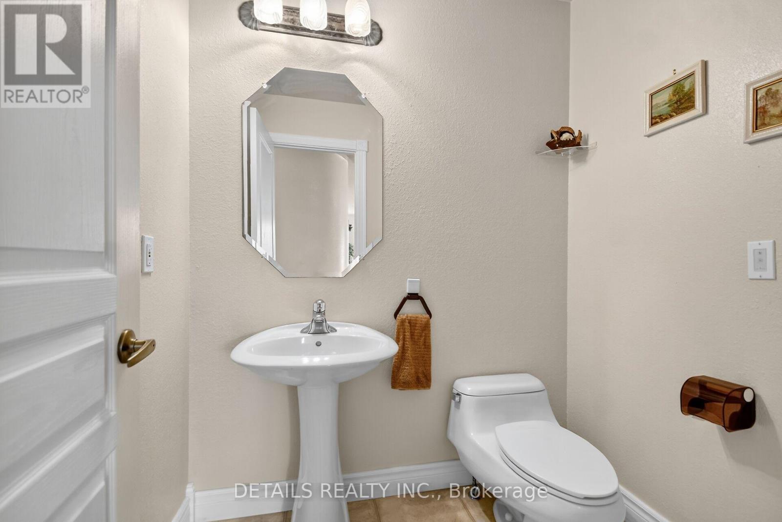 7 Eagle Chase Court, Ottawa, Ontario  K2J 3N5 - Photo 8 - X12478005