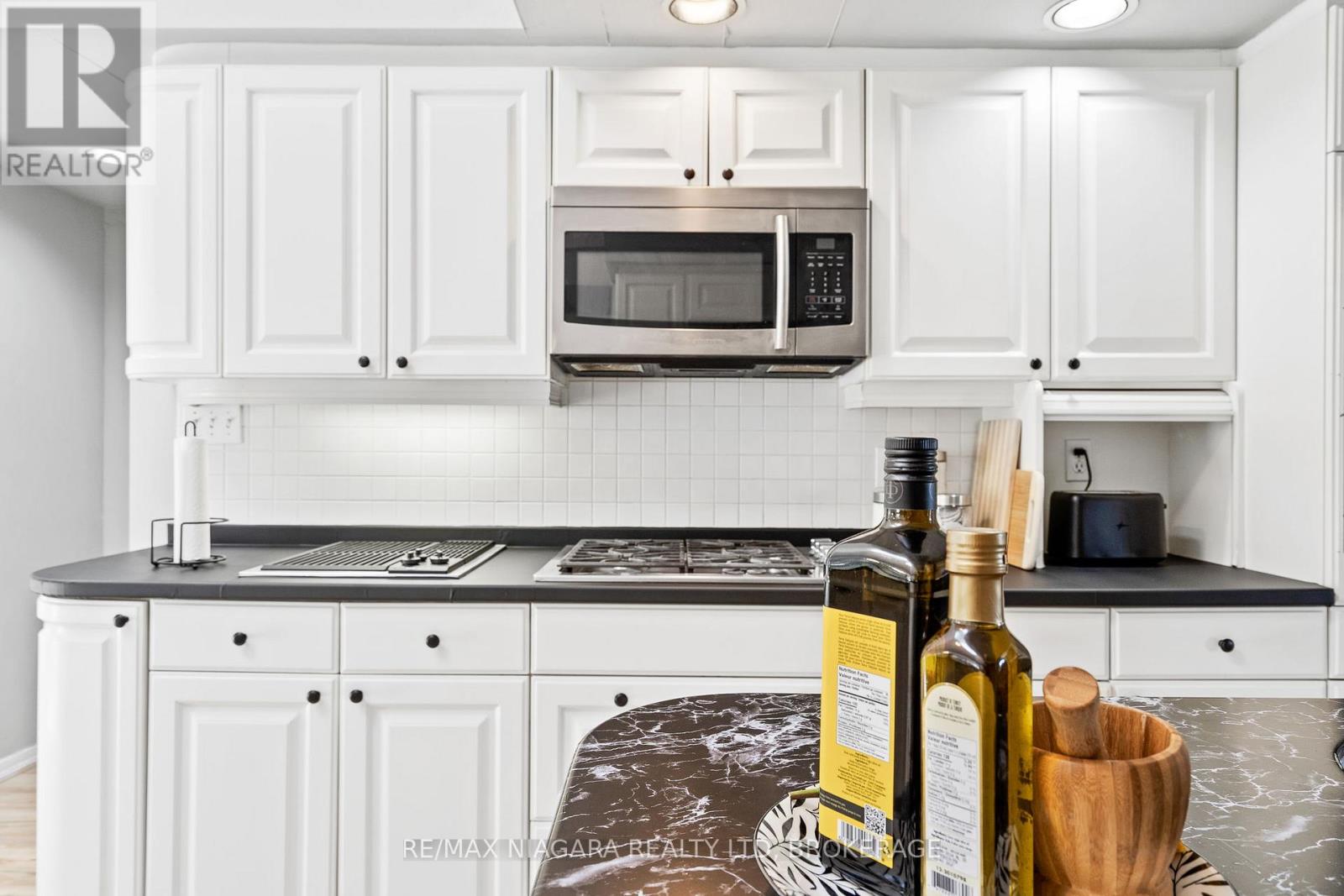 290 Lakeshore Road, Fort Erie, Ontario  L2A 1B4 - Photo 12 - X12477862