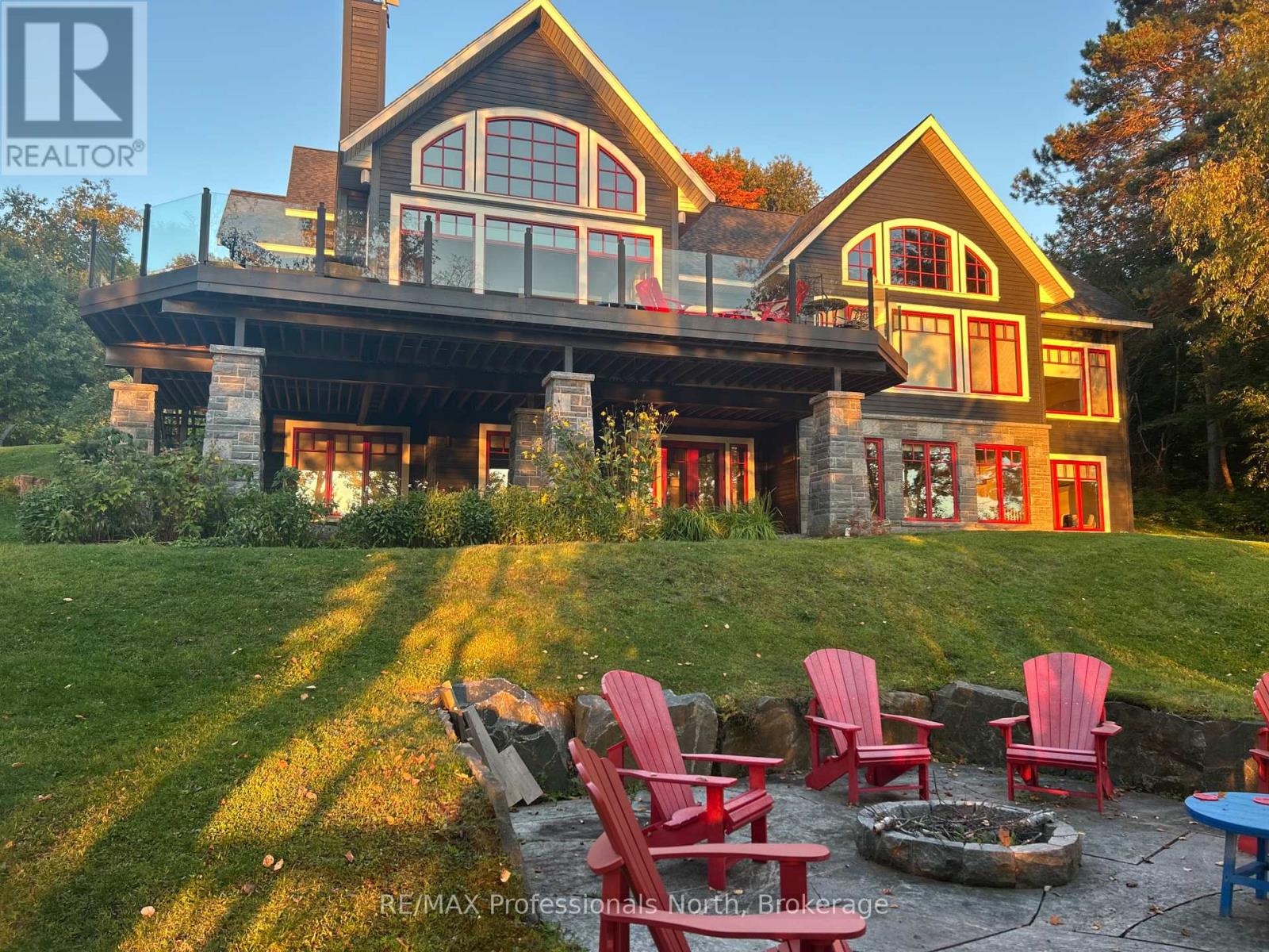 11 TIPPER LANE, Huntsville, Ontario