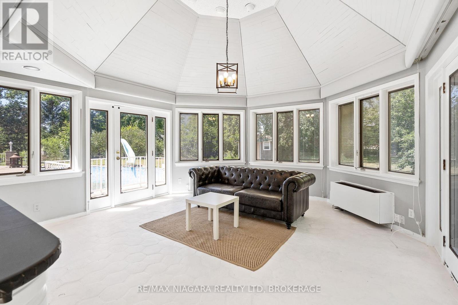 290 Lakeshore Road, Fort Erie, Ontario  L2A 1B4 - Photo 7 - X12477862