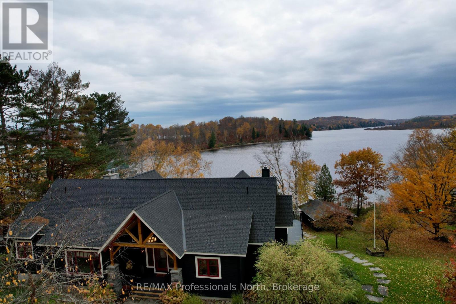 11 Tipper Lane, Huntsville, Ontario  P1H 2J2 - Photo 8 - X12475363