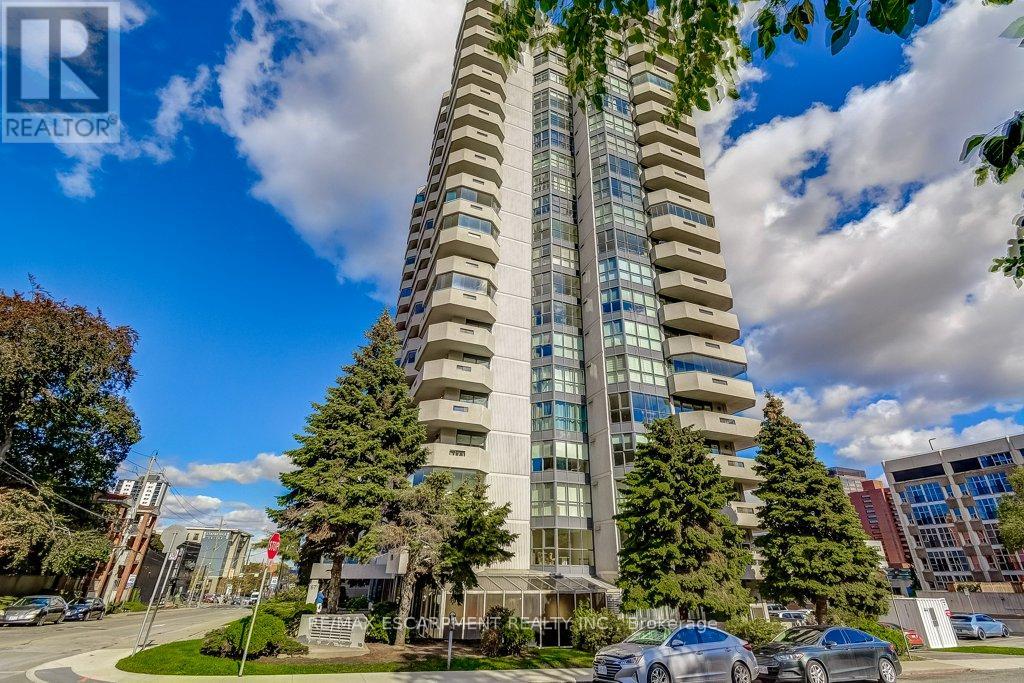 9d - 67 Caroline Street, Hamilton, Ontario  L8P 3K8 - Photo 2 - X12476116