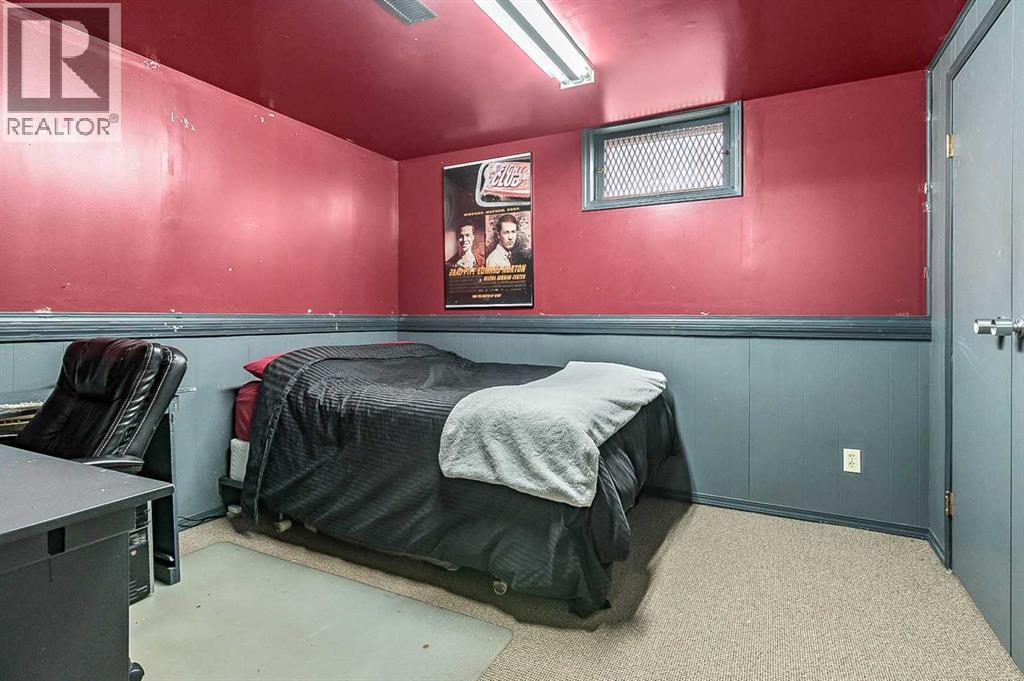 2628 Lionel Crescent Sw, Calgary, Alberta  T3E 6B1 - Photo 29 - A2229831