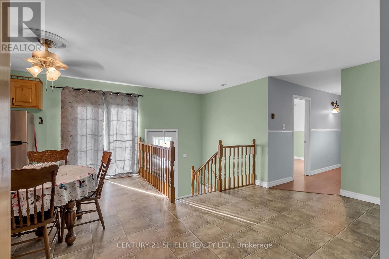 14276 Dafoe Road, South Stormont, Ontario  K0C 1M0 - Photo 10 - X12475893