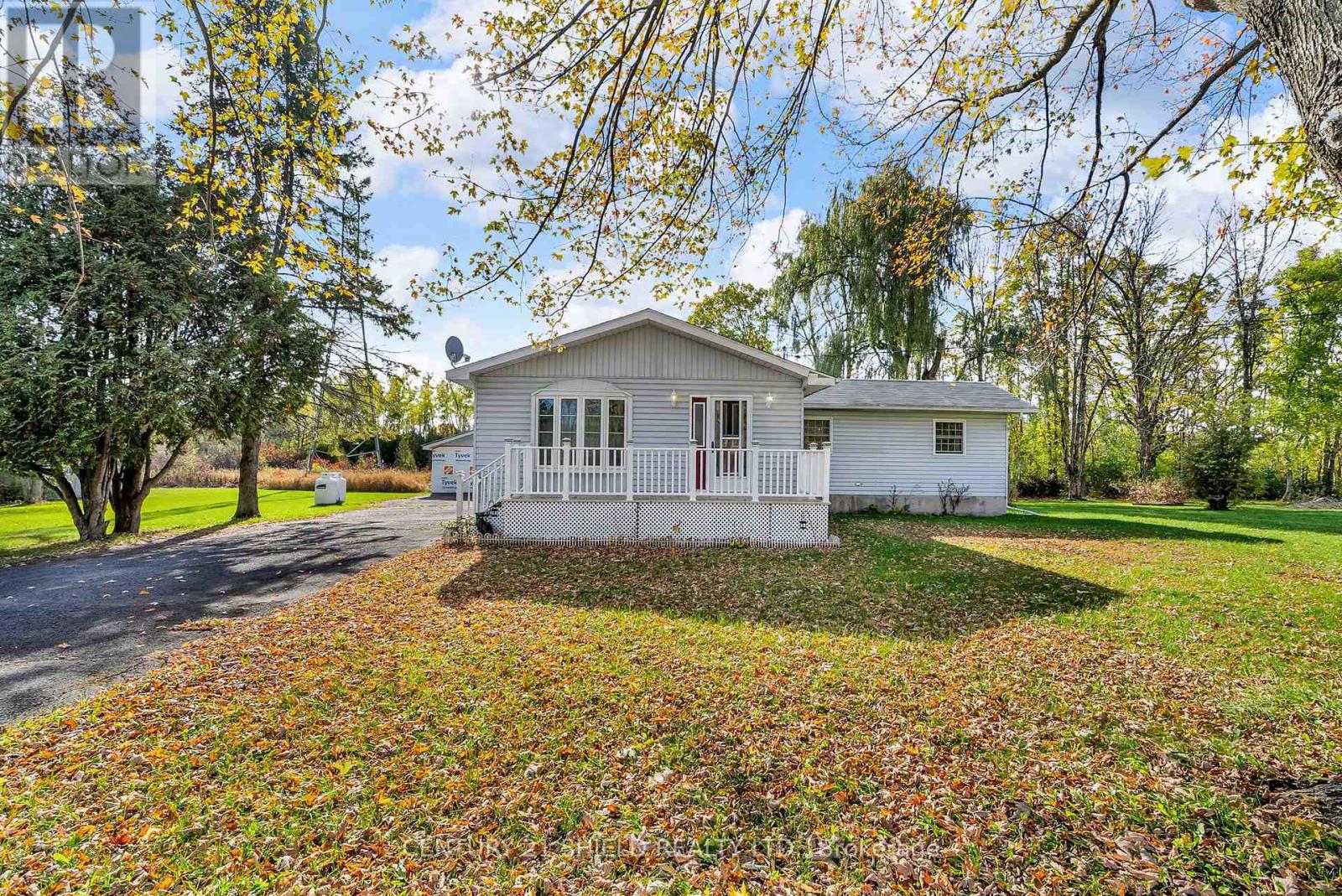 14276 Dafoe Road, South Stormont, Ontario  K0C 1M0 - Photo 1 - X12475893