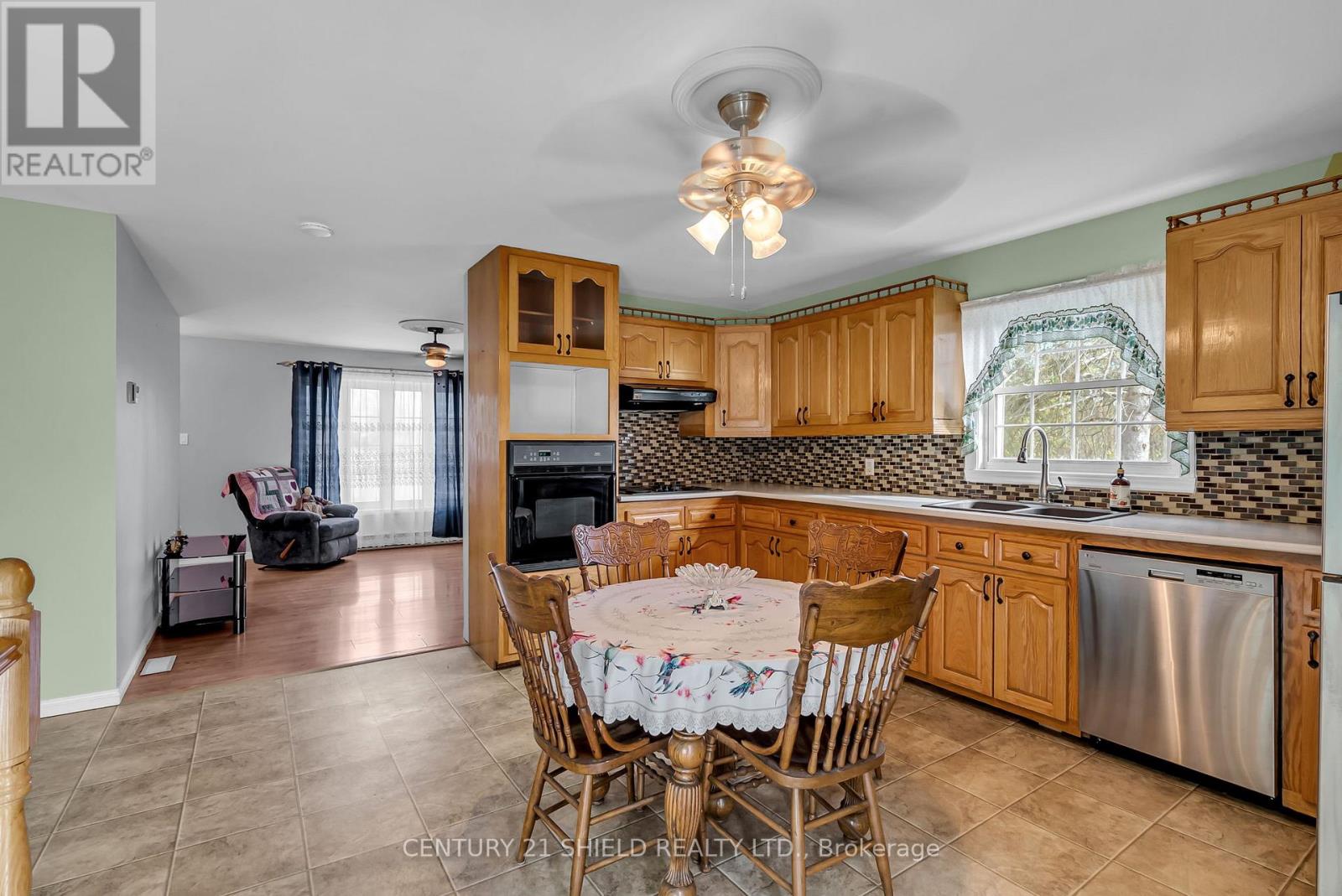 14276 Dafoe Road, South Stormont, Ontario  K0C 1M0 - Photo 7 - X12475893