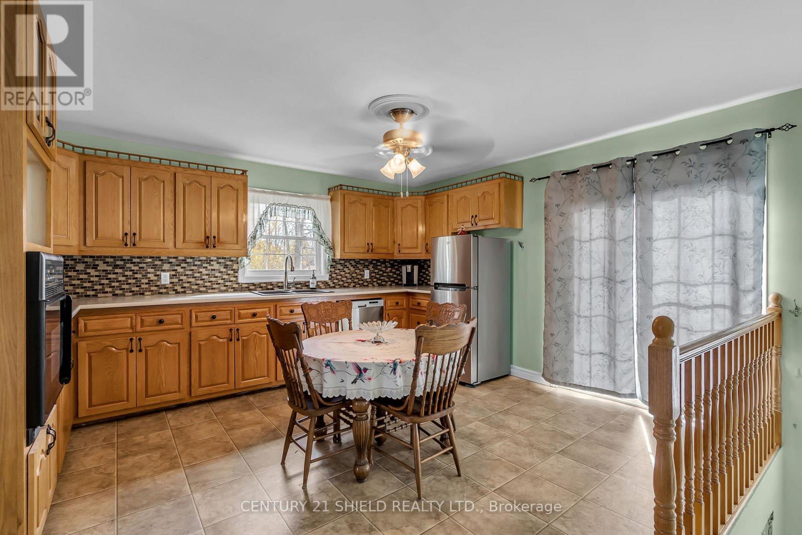 14276 Dafoe Road, South Stormont, Ontario  K0C 1M0 - Photo 5 - X12475893