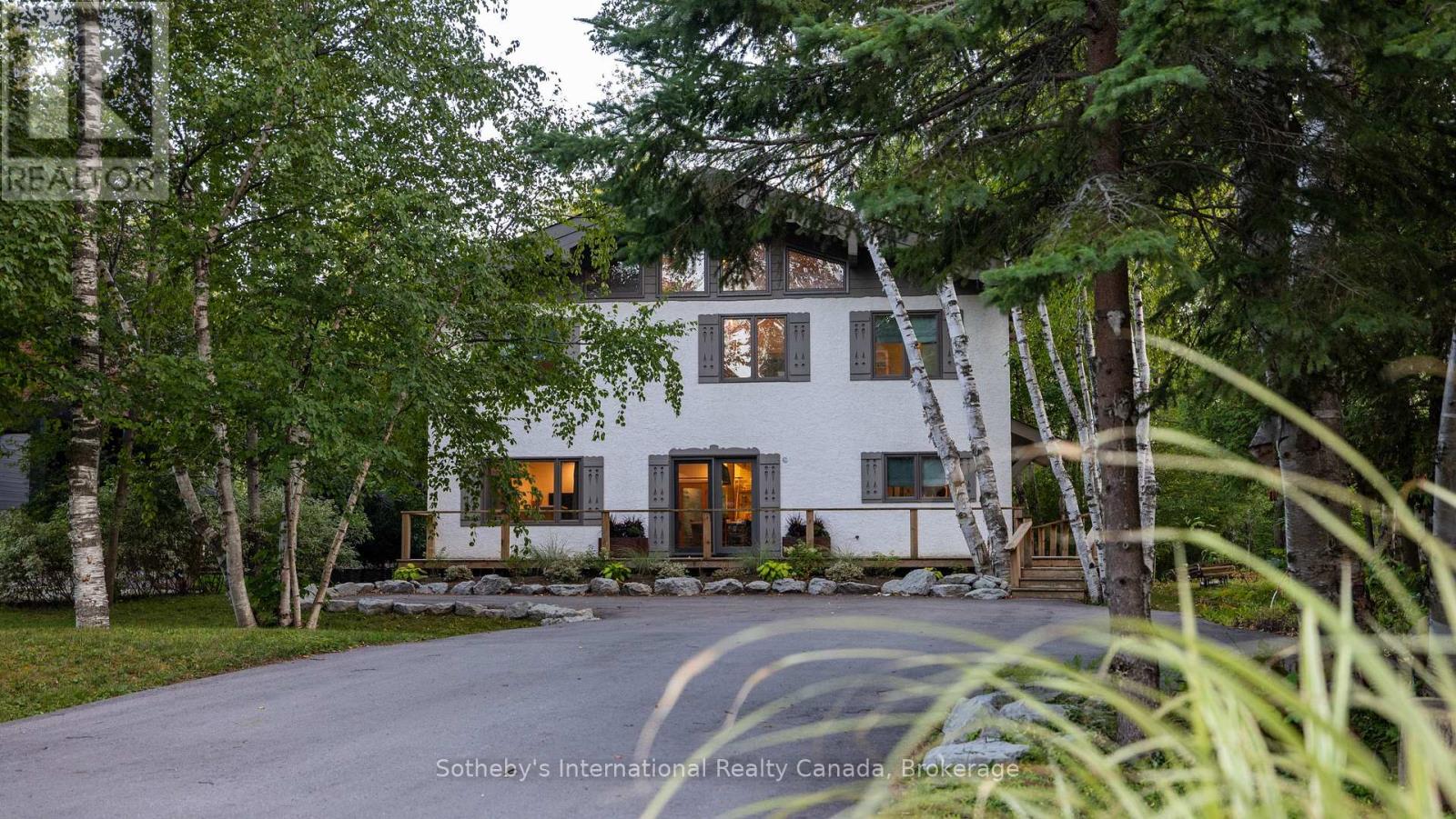 174 Timmons Street, Blue Mountains, Ontario  L9Y 0L9 - Photo 2 - X12477885