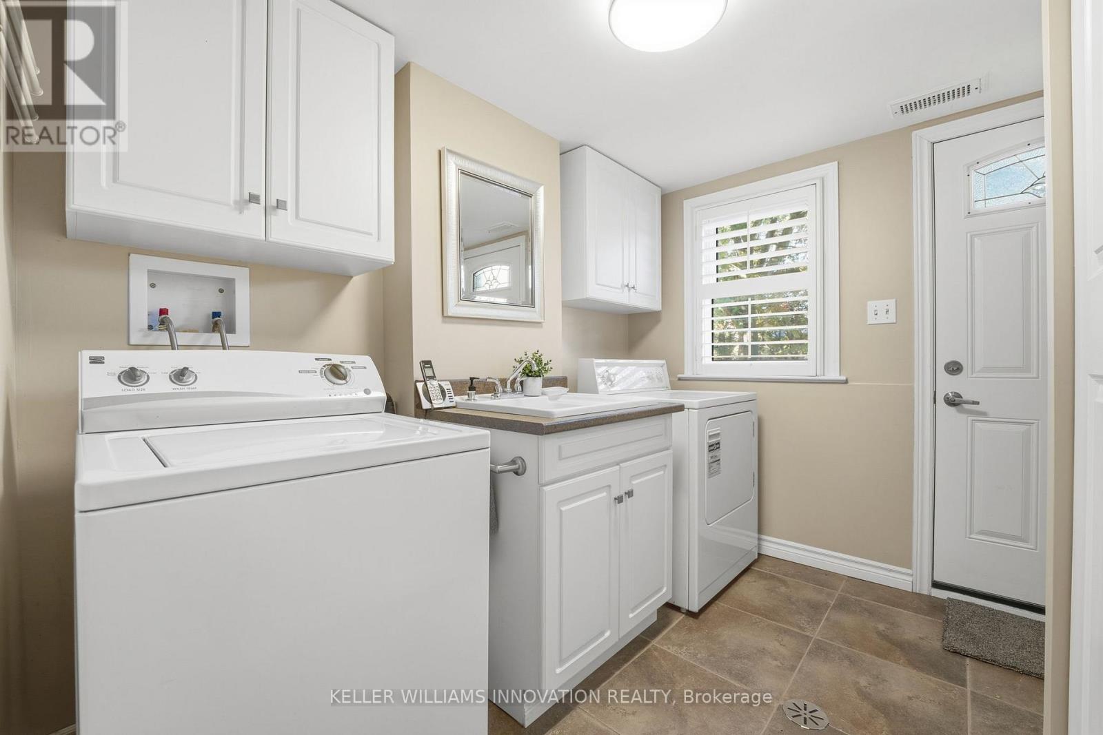 37 Kensington Avenue, Kitchener, Ontario  N2B 1J5 - Photo 7 - X12476179