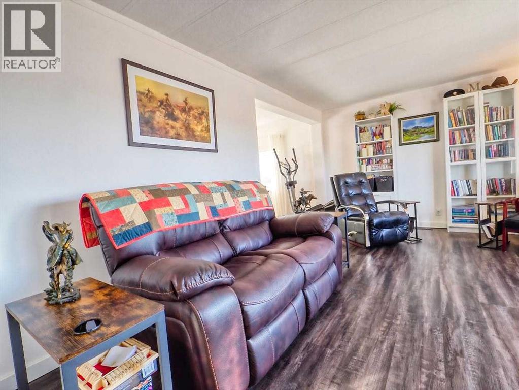 315 3 Avenue, Torrington, Alberta  T0M 2B0 - Photo 12 - A2266387