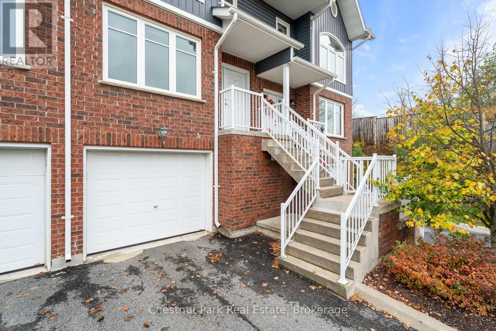 3 - 37 Silver Street, Huntsville, Ontario  P1H 1M2 - Photo 2 - X12477903