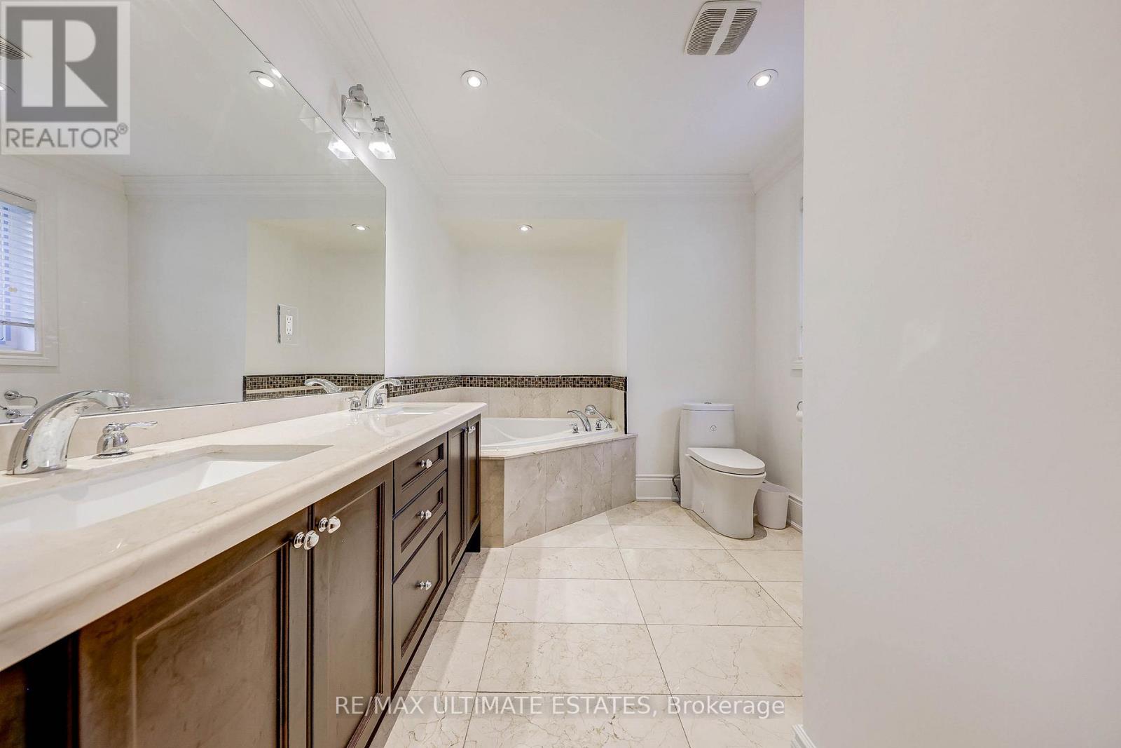 19 Bonnington Place, Toronto, Ontario  M2N 4V2 - Photo 30 - C12472987