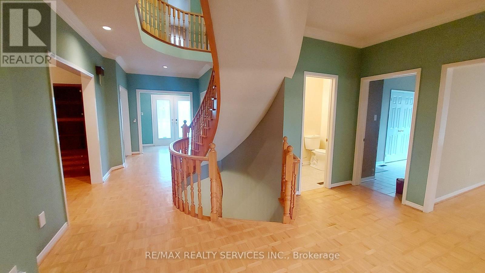 26 Hacienda Court, Brampton, Ontario  L6Z 3J1 - Photo 14 - W12348242