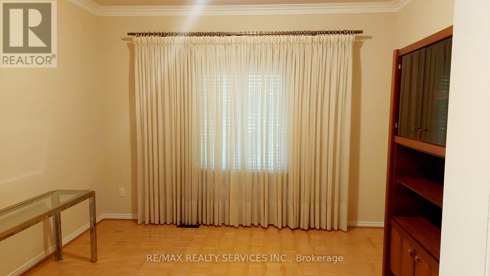 26 Hacienda Court, Brampton, Ontario  L6Z 3J1 - Photo 7 - W12348242