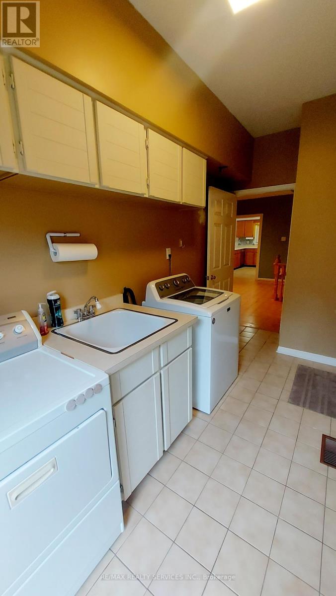 26 Hacienda Court, Brampton, Ontario  L6Z 3J1 - Photo 20 - W12348242