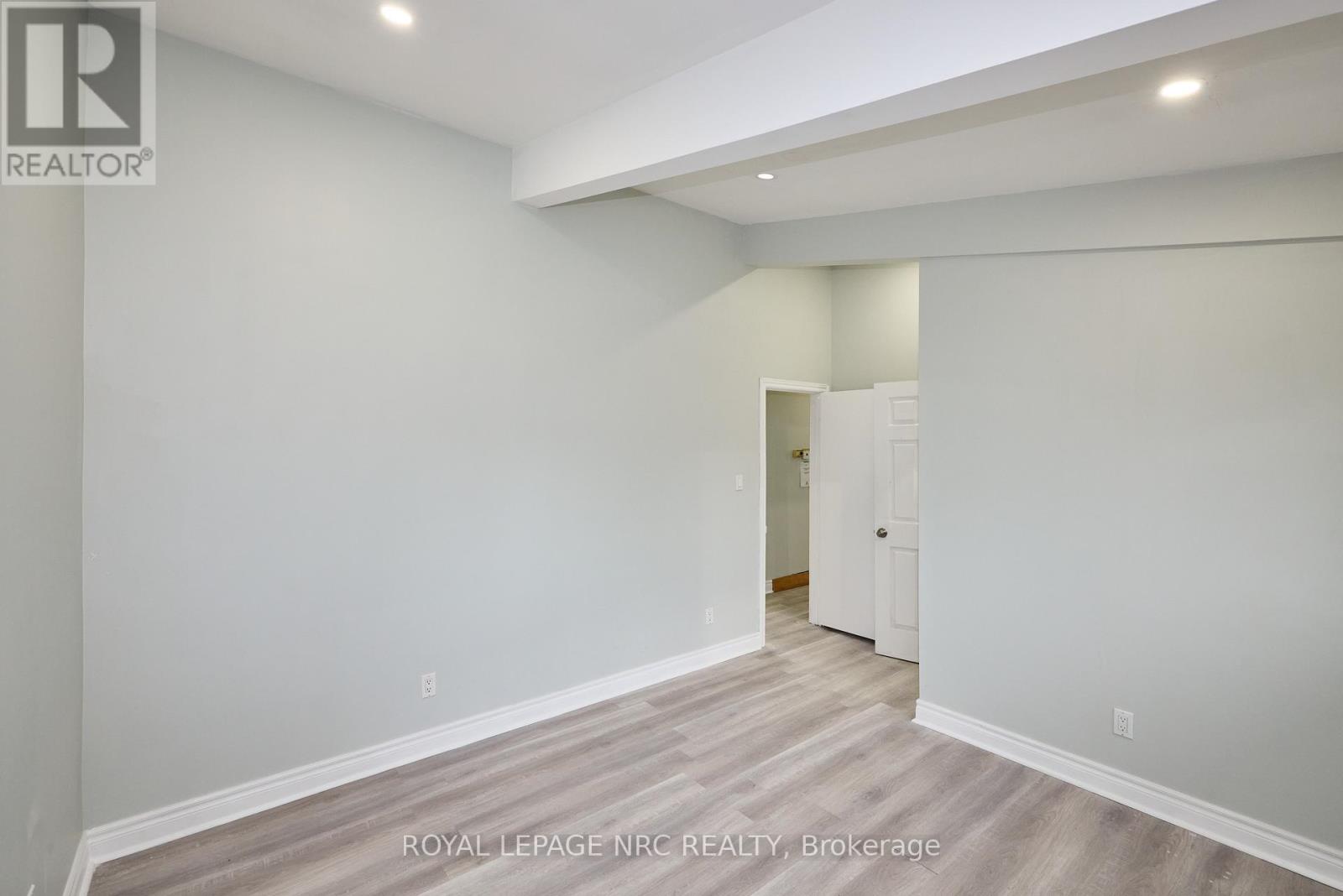 6673 Huggins Street, Niagara Falls, Ontario  L2J 1H5 - Photo 33 - X12477928