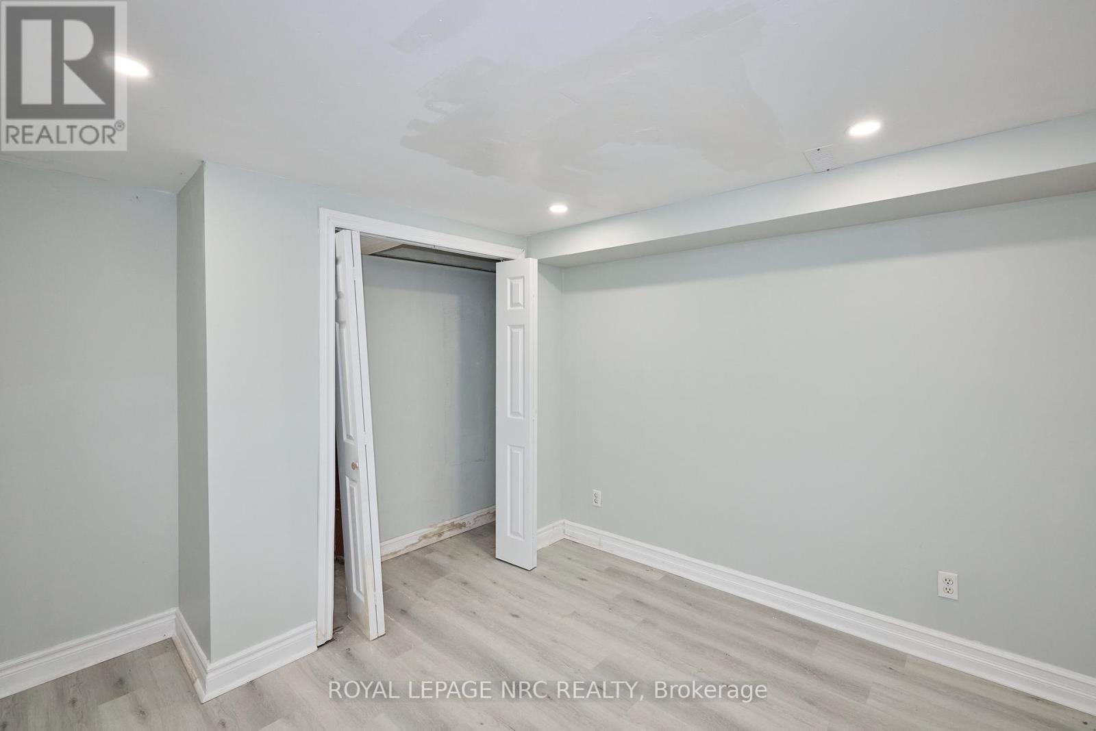 6673 Huggins Street, Niagara Falls, Ontario  L2J 1H5 - Photo 45 - X12477928