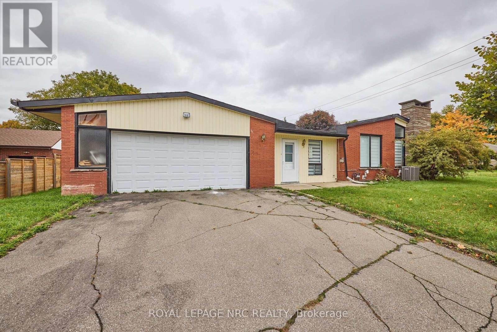 6673 Huggins Street, Niagara Falls, Ontario  L2J 1H5 - Photo 5 - X12477928