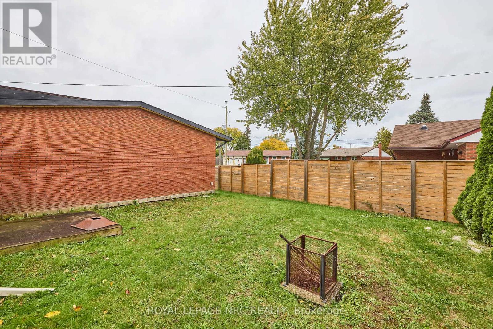 6673 Huggins Street, Niagara Falls, Ontario  L2J 1H5 - Photo 8 - X12477928