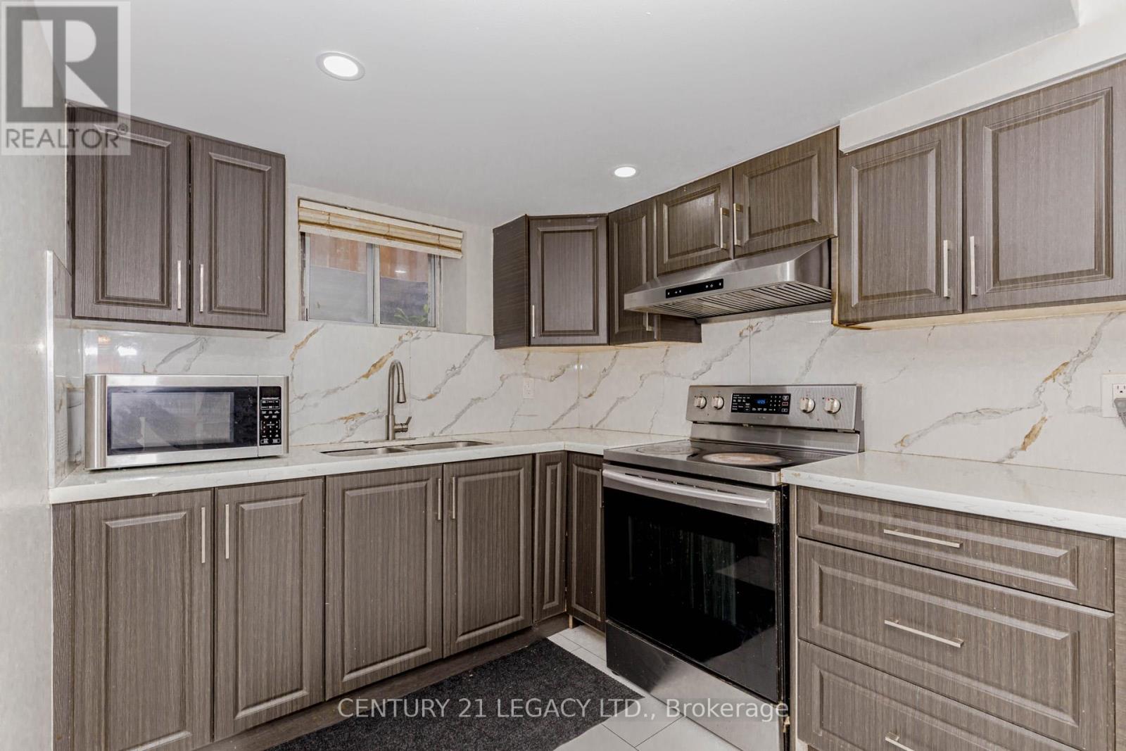 30 Diane Court, Brampton, Ontario  L6Y 3E2 - Photo 33 - W12477518