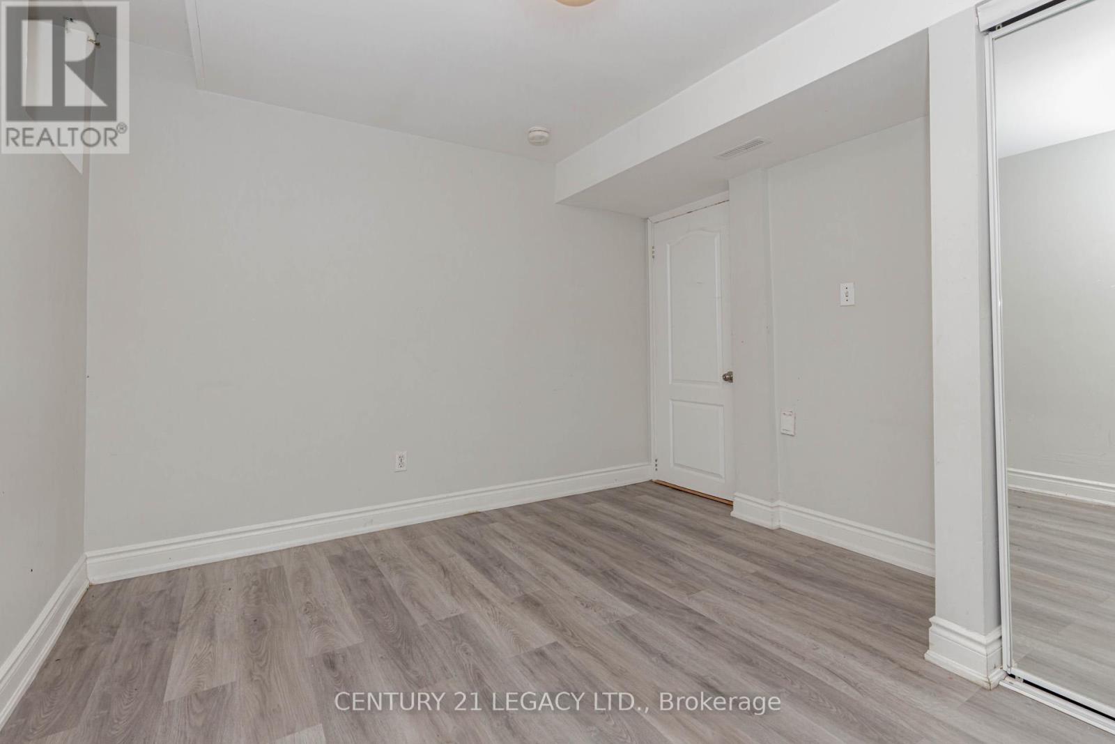 30 Diane Court, Brampton, Ontario  L6Y 3E2 - Photo 38 - W12477518