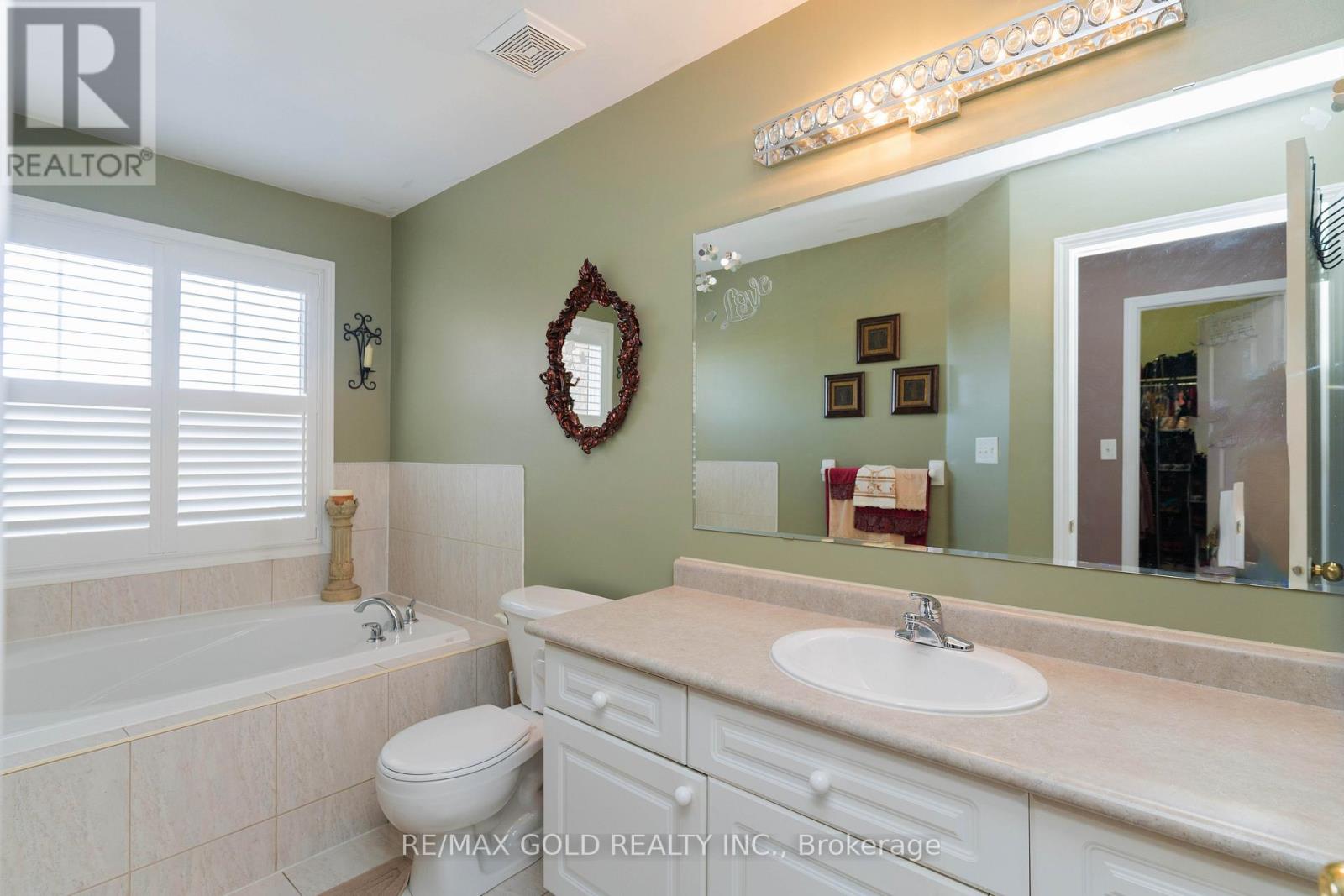 34 Jingle Crescent, Brampton, Ontario  L6S 0B2 - Photo 22 - W12477724