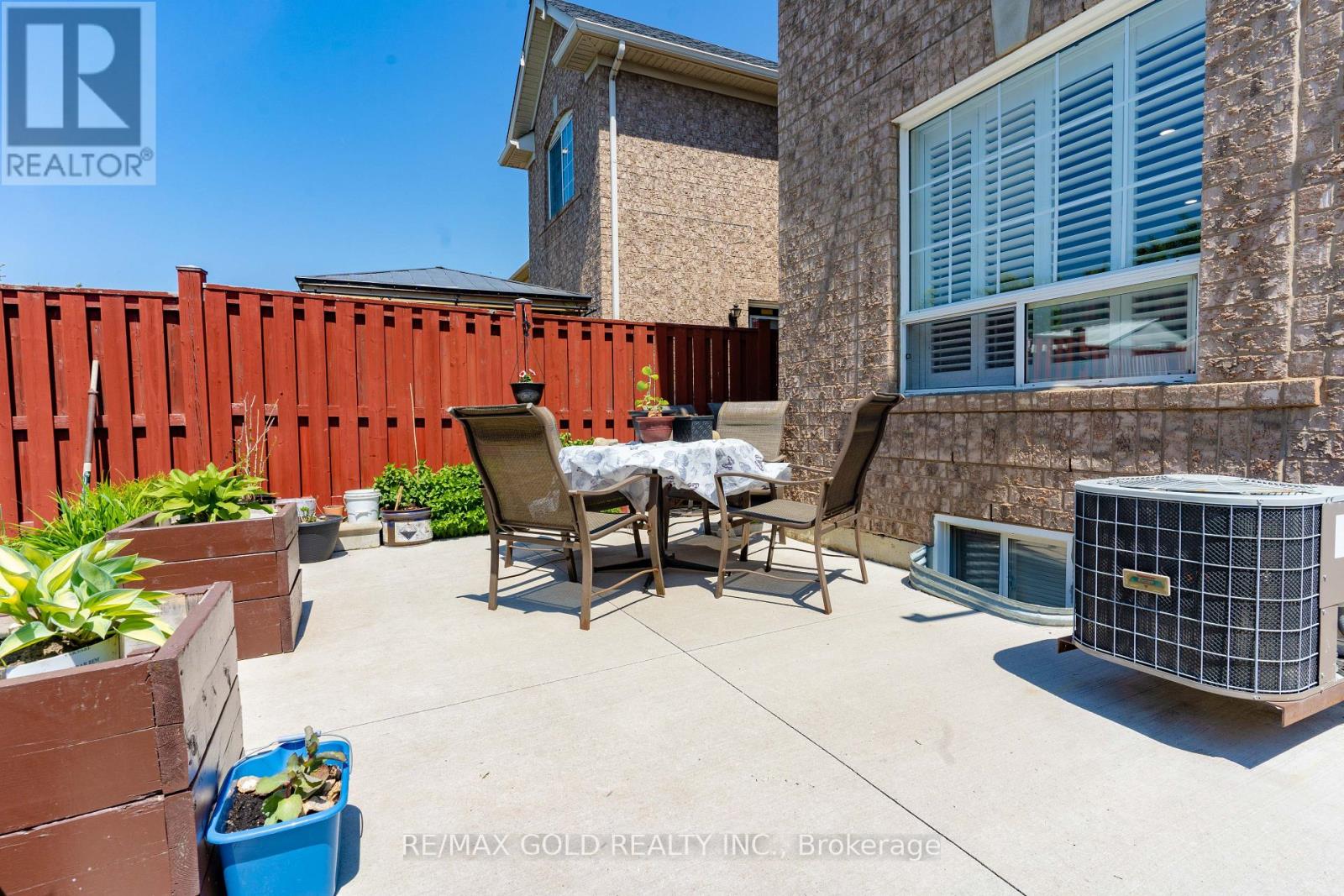 34 Jingle Crescent, Brampton, Ontario  L6S 0B2 - Photo 32 - W12477724