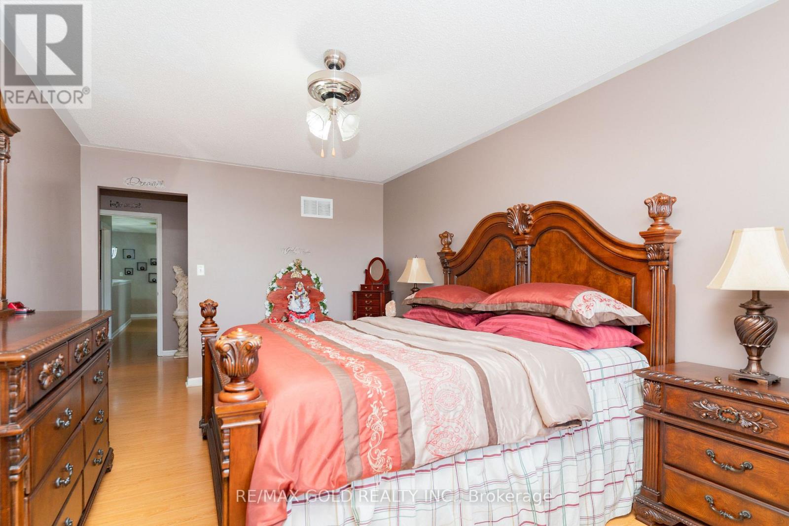 34 Jingle Crescent, Brampton, Ontario  L6S 0B2 - Photo 21 - W12477724